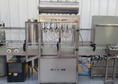 Proyecto completo de planta de embotellado automatico para liquidos con y sin gas