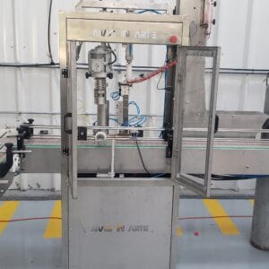 Tapadora Automática Lineal para Botellas PET y Bidones